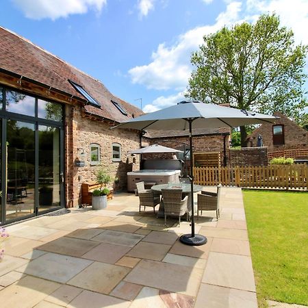 The Cart House - Beautiful Contemporary Barn - Hot Tub Lejlighed Bridgnorth Eksteriør billede