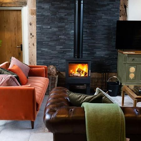 The Cart House - Beautiful Contemporary Barn - Hot Tub Lejlighed Bridgnorth Eksteriør billede