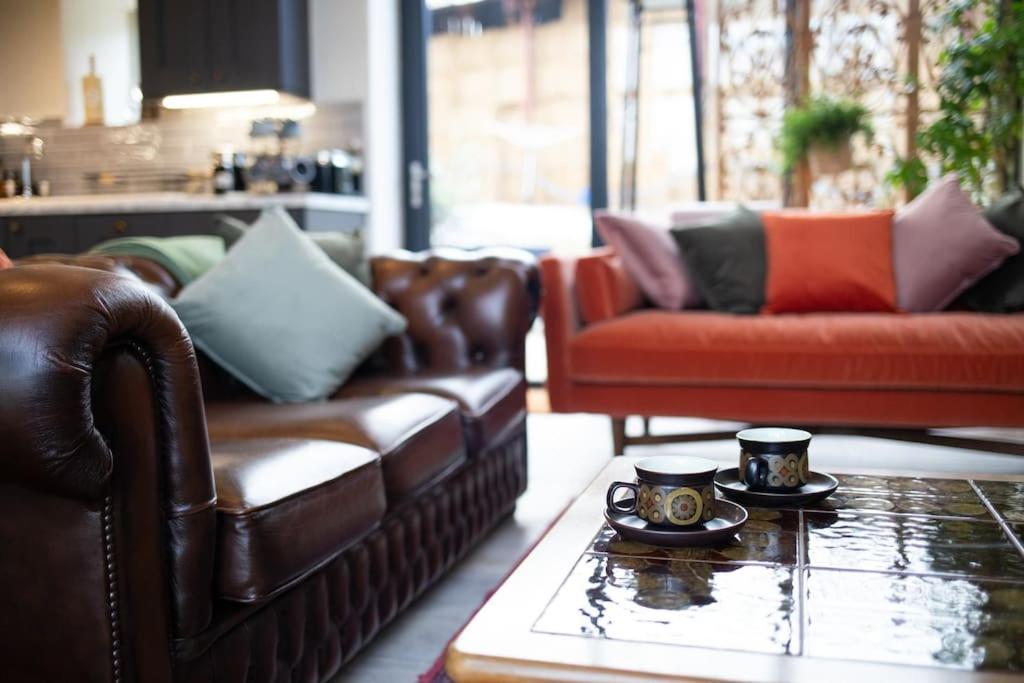 The Cart House - Beautiful Contemporary Barn - Hot Tub Lejlighed Bridgnorth Eksteriør billede