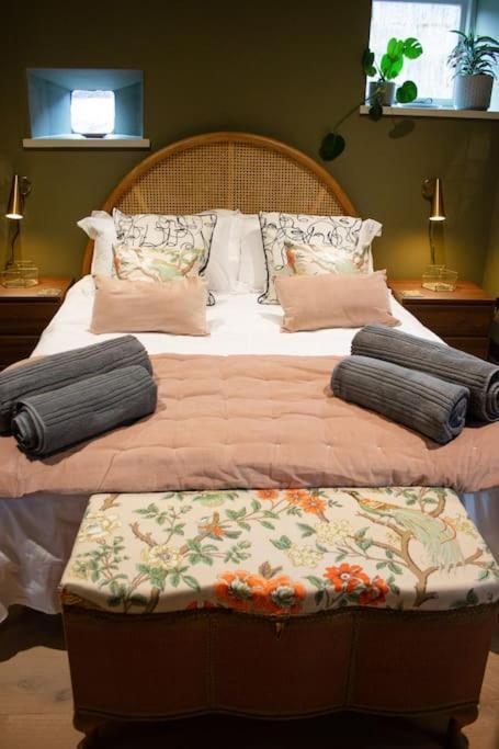 The Cart House - Beautiful Contemporary Barn - Hot Tub Lejlighed Bridgnorth Eksteriør billede