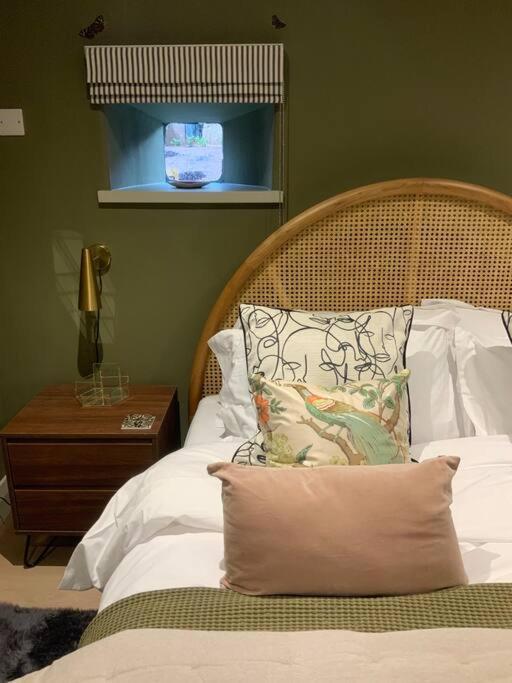 The Cart House - Beautiful Contemporary Barn - Hot Tub Lejlighed Bridgnorth Eksteriør billede