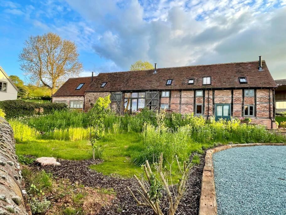 The Cart House - Beautiful Contemporary Barn - Hot Tub Lejlighed Bridgnorth Eksteriør billede